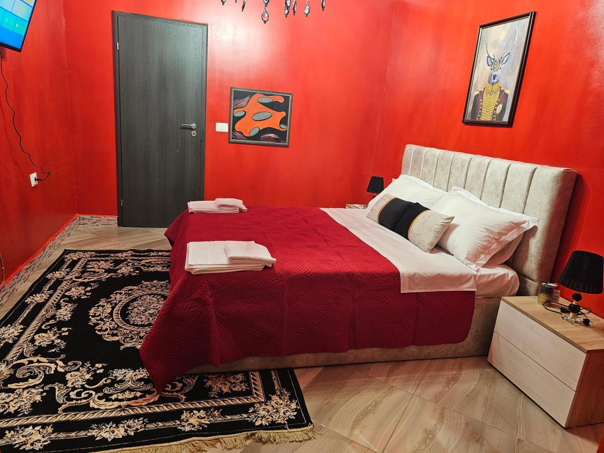 Bob Marley Bnb & Hostel Тирана Экстерьер фото
