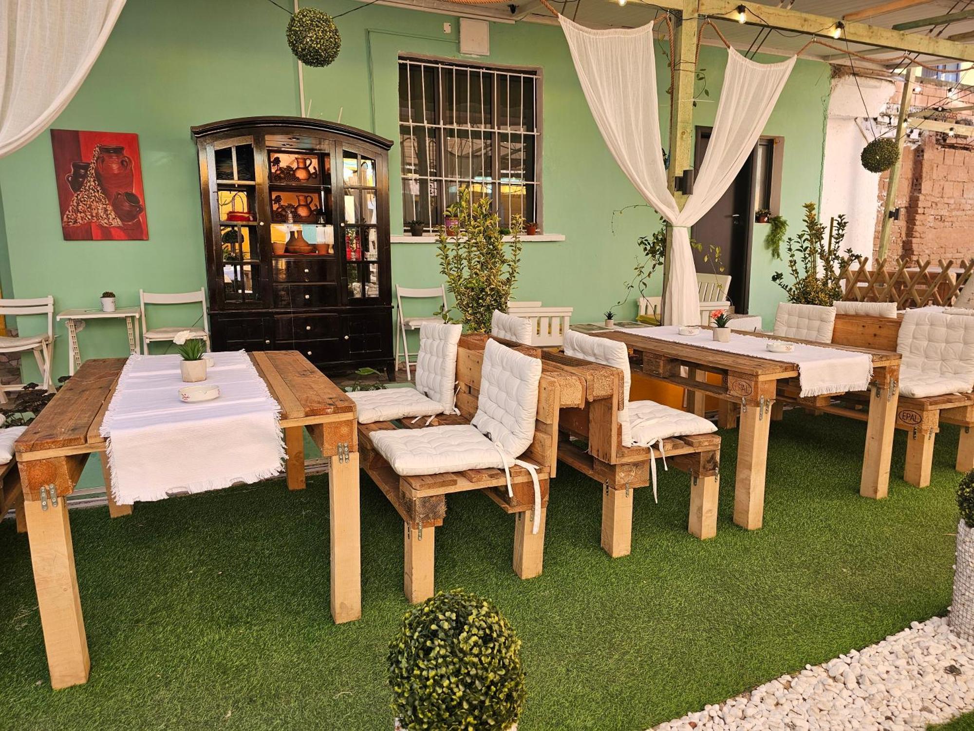Bob Marley Bnb & Hostel Тирана Экстерьер фото